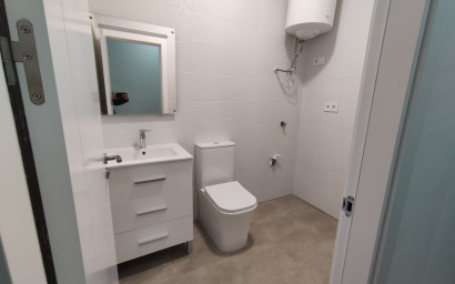 Revente - Maison mitoyenne -
Petrer