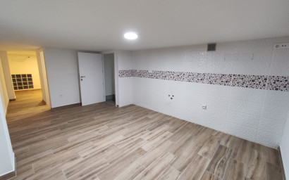 Revente - Maison mitoyenne -
Petrer