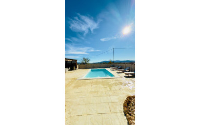 Resale - Villa -
Monovar