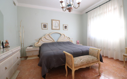 Resale - Villa -
Almoradi - El Saladar