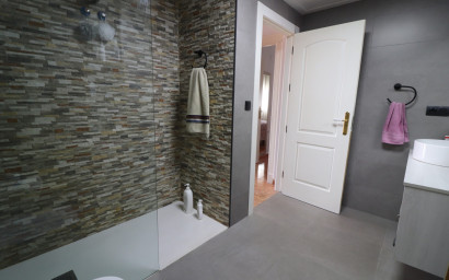 Resale - Villa -
Almoradi - El Saladar