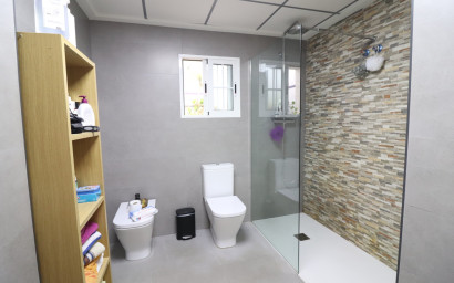 Resale - Villa -
Almoradi - El Saladar