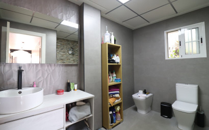 Resale - Villa -
Almoradi - El Saladar