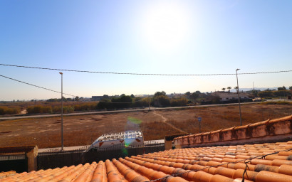 Resale - Villa -
Almoradi - El Saladar