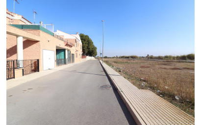 Resale - Villa -
Almoradi - El Saladar