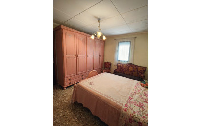 Herverkoop - Landhuis -
Yecla