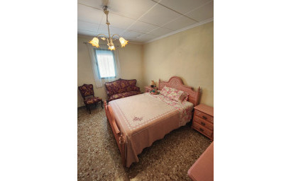 Herverkoop - Landhuis -
Yecla