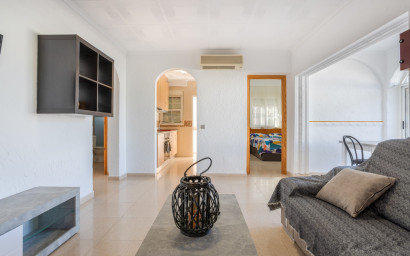 Resale - Villa -
Torrevieja - Urbanización San Luis