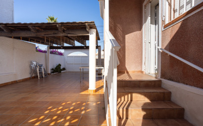 Resale - Villa -
Torrevieja - Urbanización San Luis