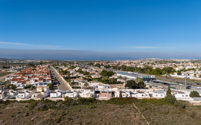 Resale - Villa -
Torrevieja - Urbanización San Luis