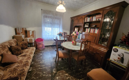 Resale - Townhouse -
Sax