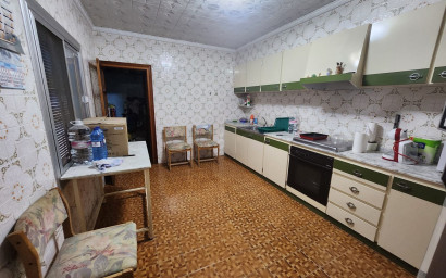 Resale - Townhouse -
Sax