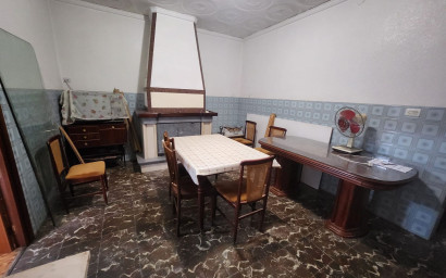 Resale - Townhouse -
Sax