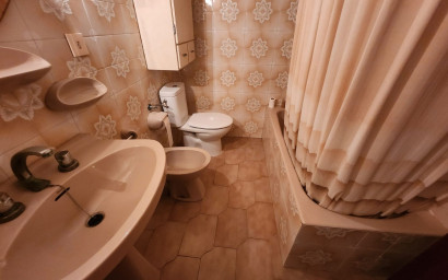 Resale - Townhouse -
Sax