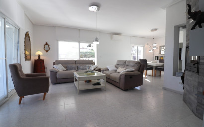 Resale - Villa -
Algorfa - Lomas de La Juliana