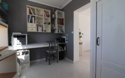 Resale - Villa -
Algorfa - Lomas de La Juliana