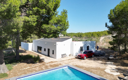 Herverkoop - Villa -
Villena