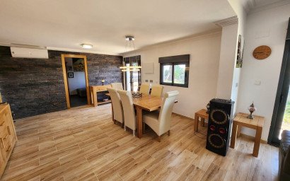 Herverkoop - Villa -
Villena