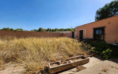 Herverkoop - Villa -
Villena