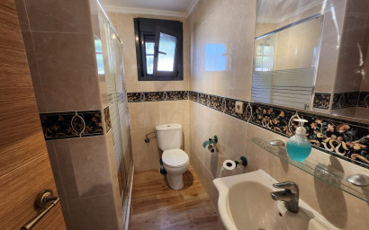 Herverkoop - Villa -
Villena