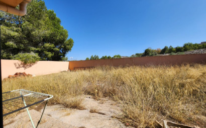 Herverkoop - Villa -
Villena