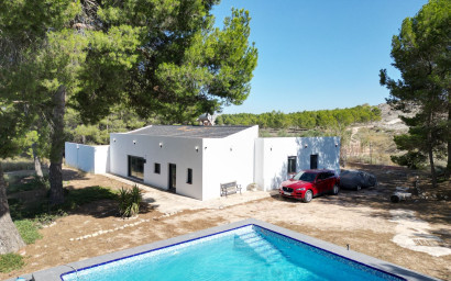 Herverkoop - Villa -
Villena