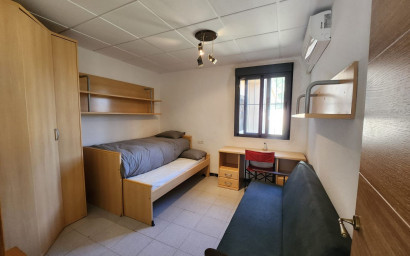 Herverkoop - Villa -
Villena