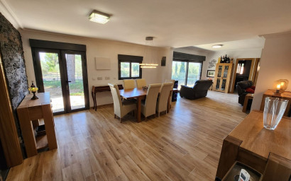 Herverkoop - Villa -
Villena