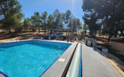 Herverkoop - Villa -
Villena