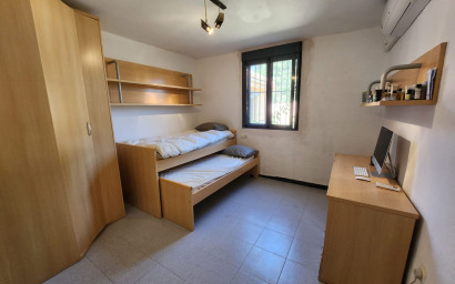 Herverkoop - Villa -
Villena