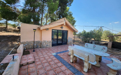 Herverkoop - Villa -
Villena