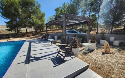 Herverkoop - Villa -
Villena