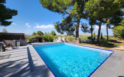 Herverkoop - Villa -
Villena