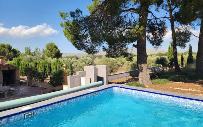 Herverkoop - Villa -
Villena