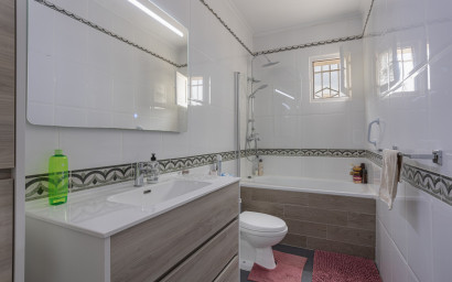 Herverkoop - Country Property/Finca -
Albatera