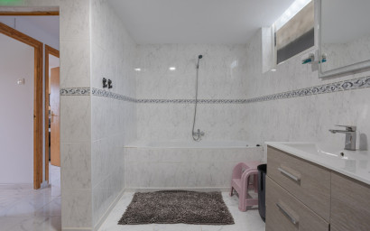 Herverkoop - Country Property/Finca -
Albatera