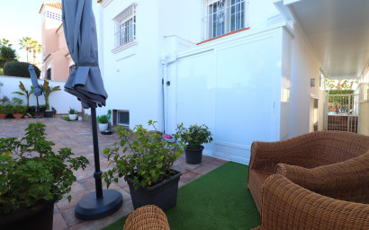 Resale - Villa -
Orihuela Costa - Villamartin
