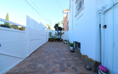 Resale - Villa -
Orihuela Costa - Villamartin