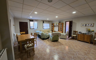 Revente - Maison mitoyenne -
Salinas