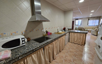 Revente - Maison mitoyenne -
Salinas