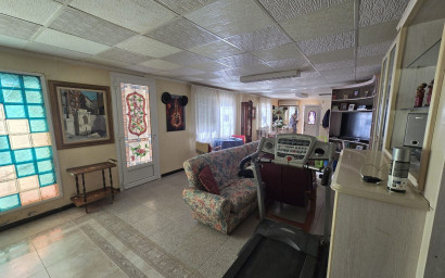 Herverkoop - Villa -
Villena