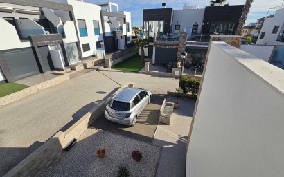 Revente - Villa -
Orihuela Costa