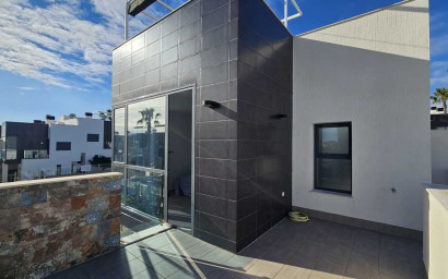 Revente - Villa -
Orihuela Costa