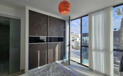 Revente - Villa -
Orihuela Costa