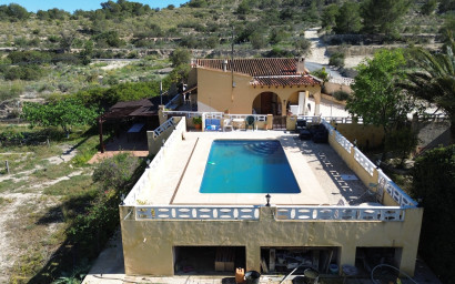 Resale - Finca / Country Property -
Villajoyosa