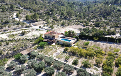 Resale - Finca / Country Property -
Villajoyosa