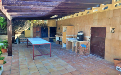 Resale - Finca / Country Property -
Villajoyosa