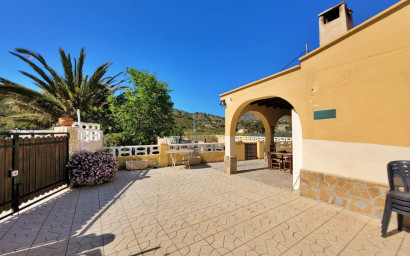 Resale - Finca / Country Property -
Villajoyosa