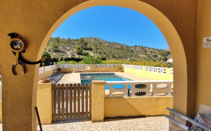 Resale - Finca / Country Property -
Villajoyosa