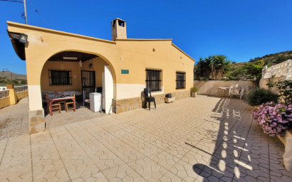 Resale - Finca / Country Property -
Villajoyosa